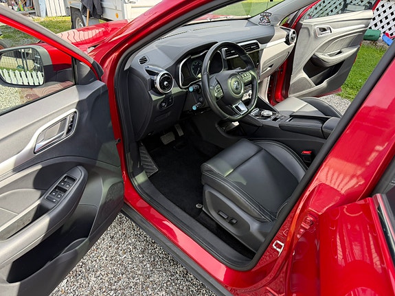 MG ZS EV 7 of 11