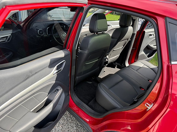 MG ZS EV 6 of 11
