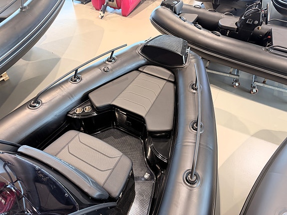 Grand G580 UBE med Yamaha F115 VMAX – Kompakt & premium RIB med smarte løsninger 13 of 14