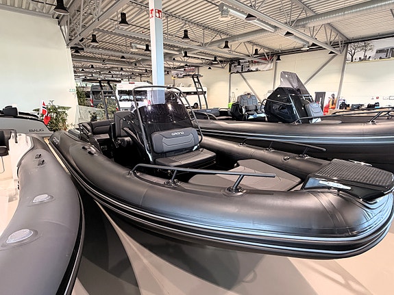 Grand G580 UBE med Yamaha F115 VMAX – Kompakt & premium RIB med smarte løsninger 6 of 14
