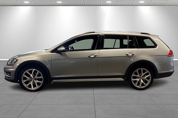 Volkswagen Golf Alltrack 2 of 14