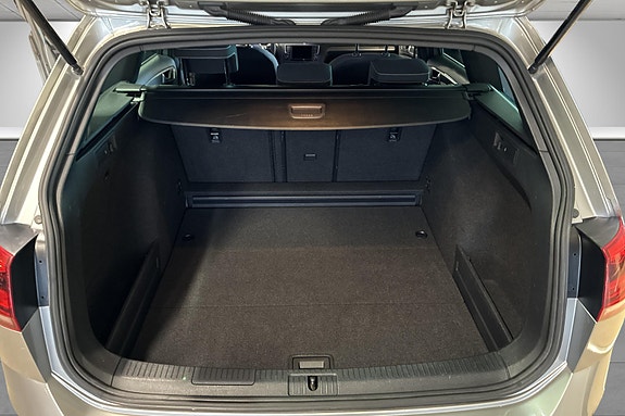 Volkswagen Golf Alltrack 9 of 14
