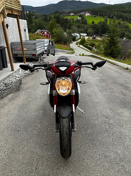 MV Agusta Brutale 800 Dragster 2 of 9