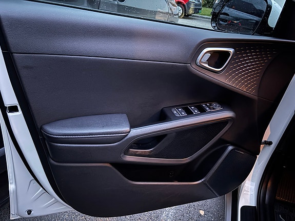 Kia e-Soul 10 of 27