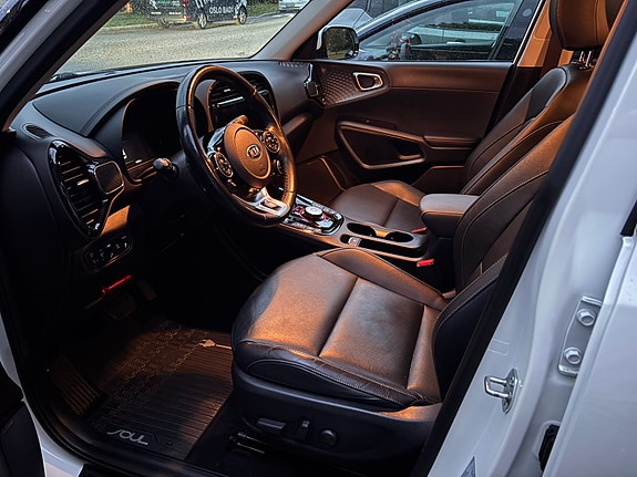 Kia e-Soul 7 of 27