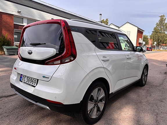 Kia e-Soul 4 of 27