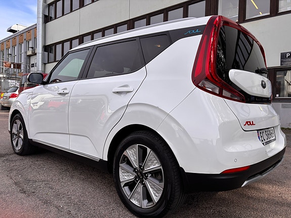 Kia e-Soul 3 of 27