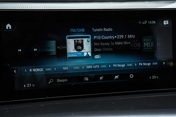 Mercedes-Benz EQC400 17 of 28