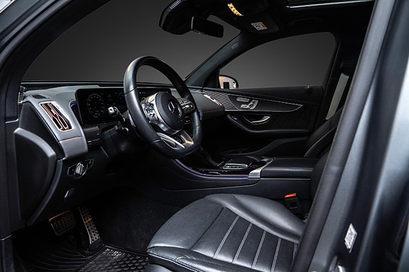 Mercedes-Benz EQC400 12 of 28