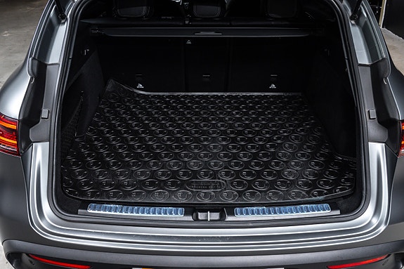 Mercedes-Benz EQC400 28 of 28