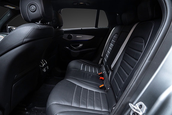 Mercedes-Benz EQC400 25 of 28