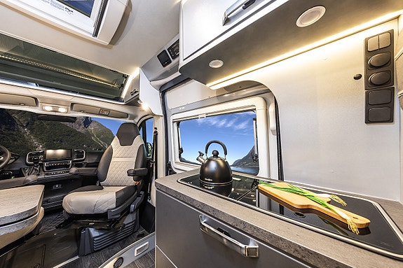 Weinsberg CARABUS GREY EDITION FIRE 600 MQ. Smal på veien, stor innvendig! Truma diesel/el-varme. Mye utstyr! 10 of 27