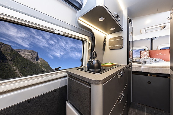 Weinsberg CARABUS GREY EDITION FIRE 600 MQ. Smal på veien, stor innvendig! Truma diesel/el-varme. Mye utstyr! 12 of 27