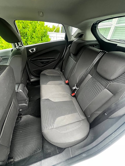 Ford Fiesta 6 of 13