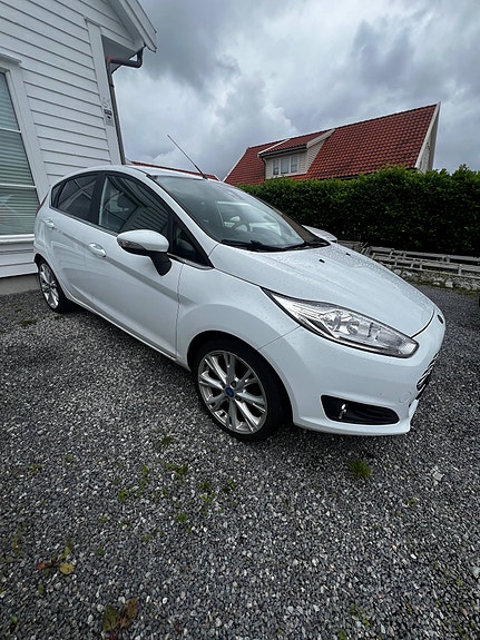 Ford Fiesta 2 of 13