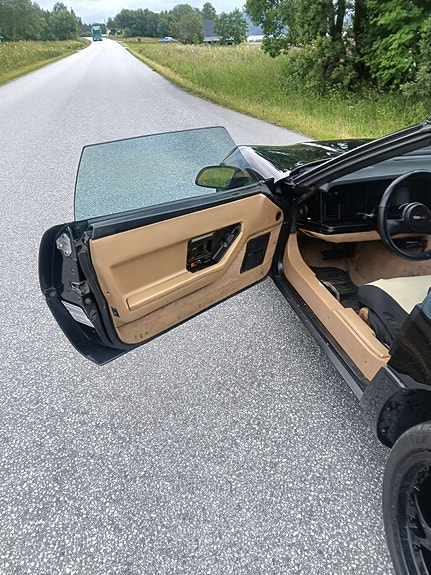 Chevrolet Corvette 5 of 19