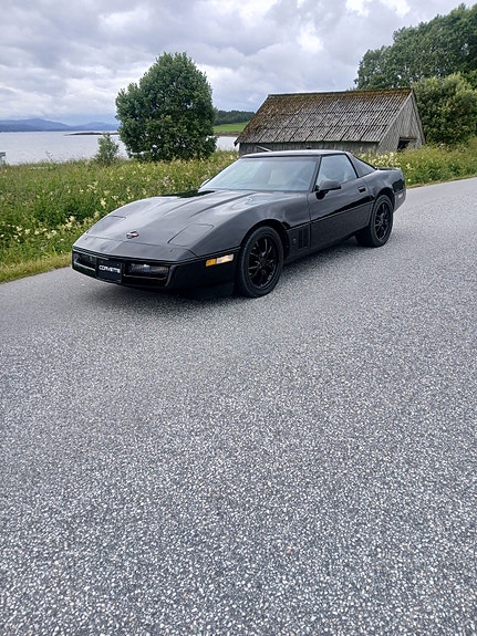 Chevrolet Corvette 8 of 19