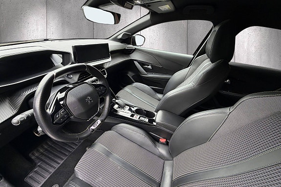 Peugeot 208 17 of 27