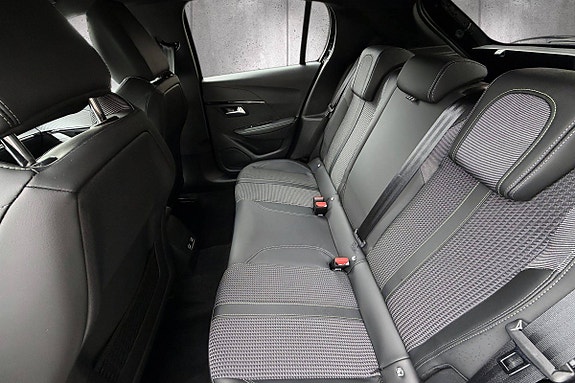 Peugeot 208 19 of 27