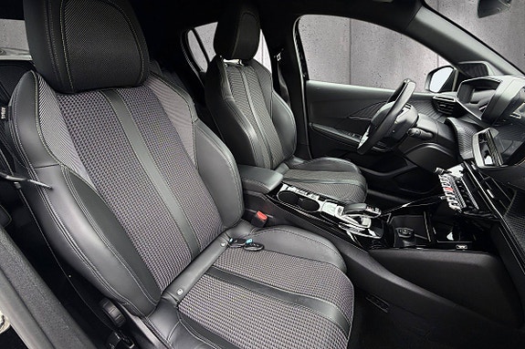 Peugeot 208 18 of 27