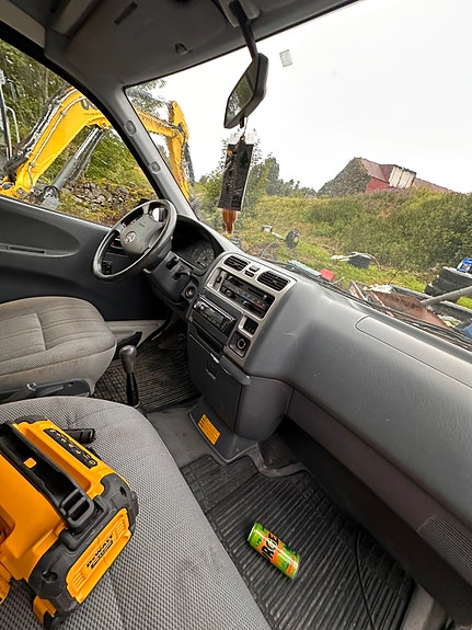 Toyota HiAce 8 of 10