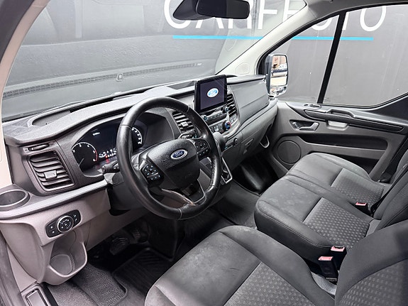 Ford Transit Custom 18 of 30