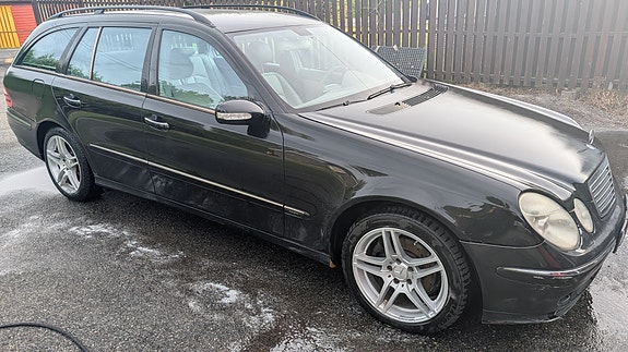 Mercedes-Benz E220 d 3 of 14