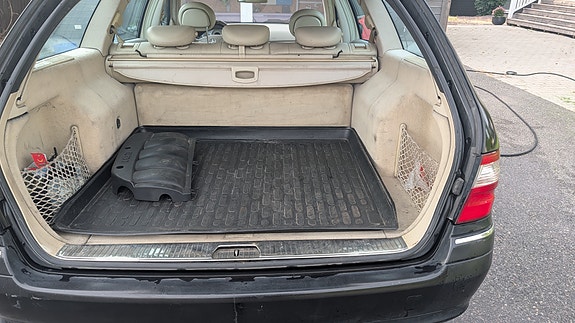 Mercedes-Benz E220 d 7 of 14