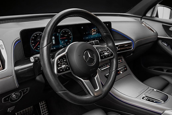 Mercedes-Benz EQC400 14 of 30