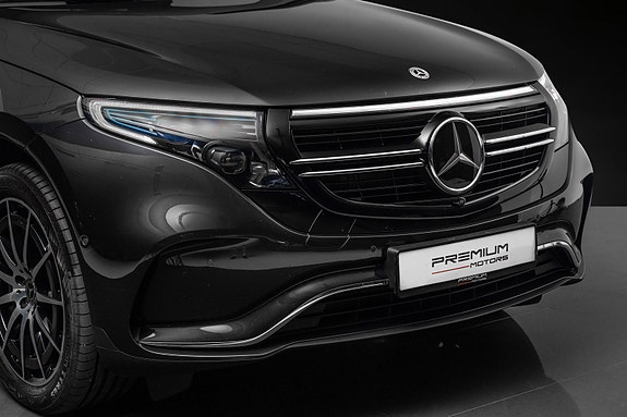 Mercedes-Benz EQC400 2 of 30