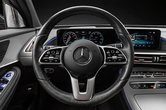Mercedes-Benz EQC400 16 of 30