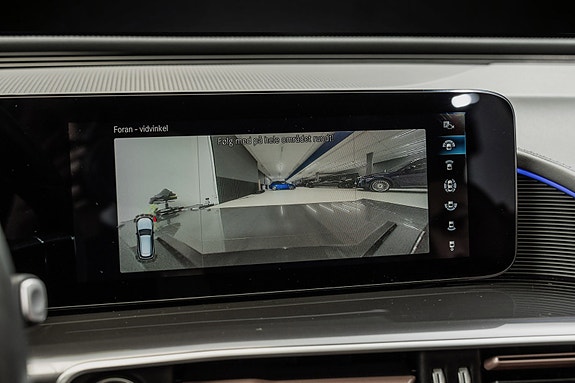 Mercedes-Benz EQC400 25 of 30