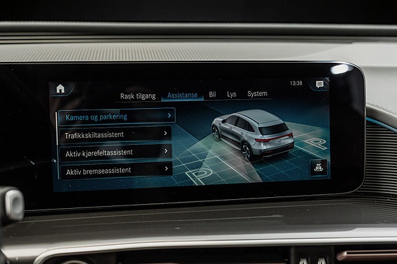 Mercedes-Benz EQC400 29 of 30