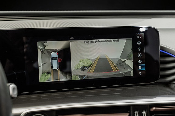 Mercedes-Benz EQC400 24 of 30