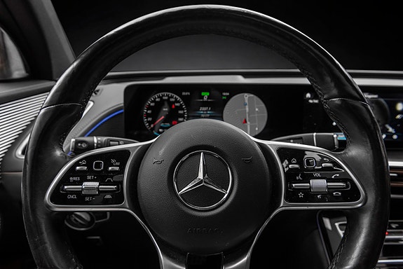 Mercedes-Benz EQC400 17 of 30