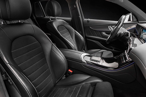 Mercedes-Benz EQC400 14 of 30