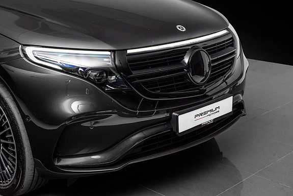 Mercedes-Benz EQC400 3 of 30