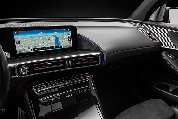 Mercedes-Benz EQC400 22 of 30