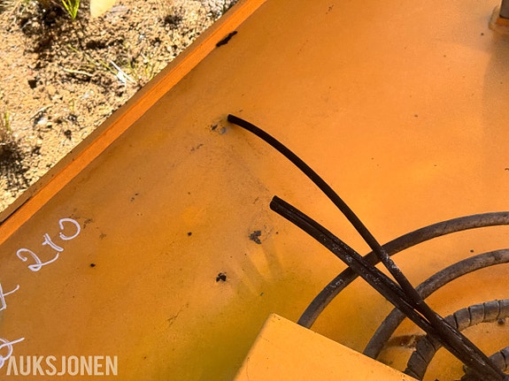 Hyundai Gravemaskinstikke for Hyundai Robex 210 - monobom i stål - komplett med hydraulikkrør og slanger 6 of 10