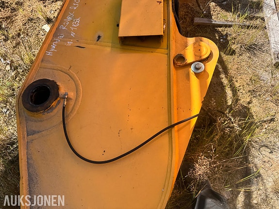 Hyundai Gravemaskinstikke for Hyundai Robex 210 - monobom i stål - komplett med hydraulikkrør og slanger 3 of 10