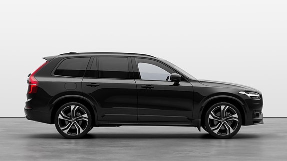 Volvo XC90 2 of 27