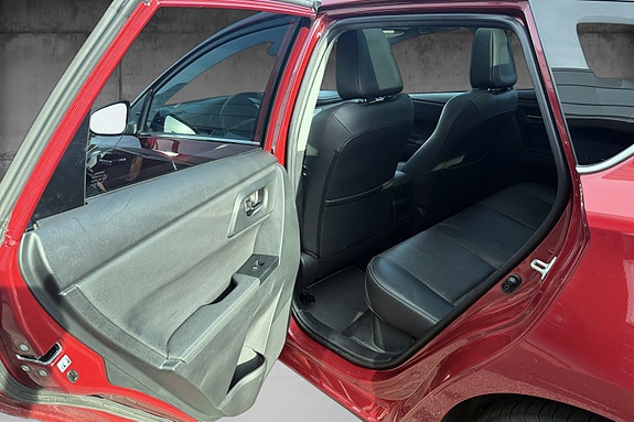 Toyota Auris 9 of 15