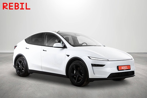 Tesla Model Y 4 of 28