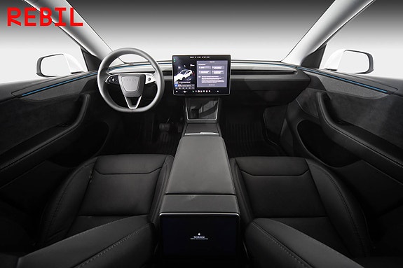 Tesla Model Y 11 of 28