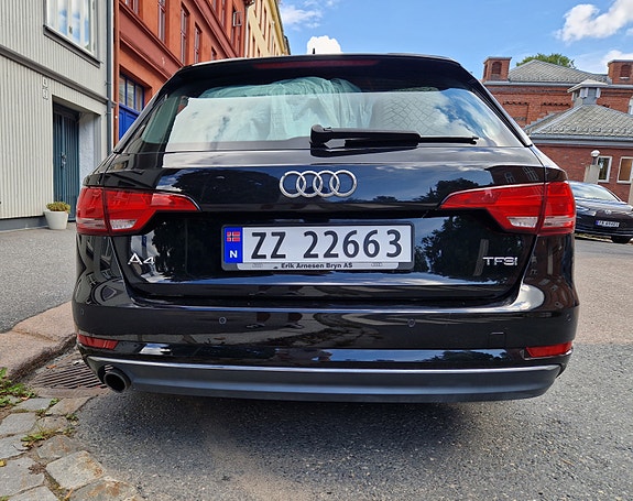 Audi A4 5 of 16