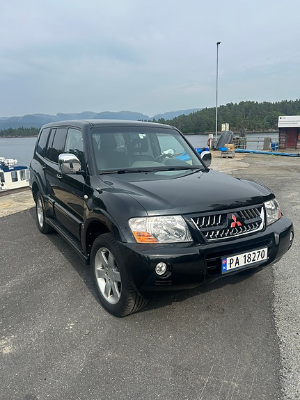 Mitsubishi Pajero 3 of 14