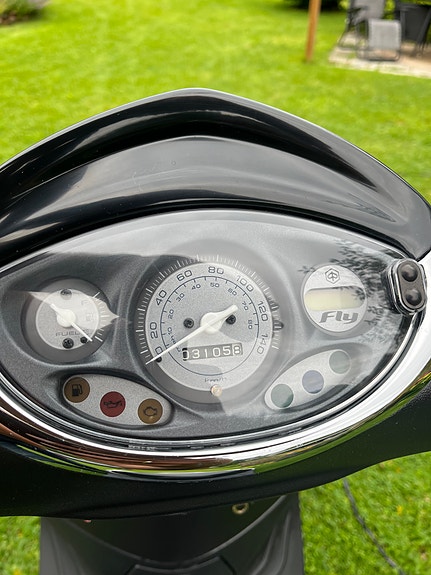 Piaggio Fly 125 3 of 11