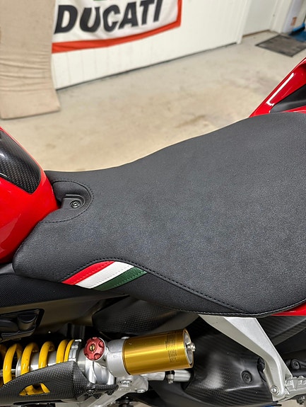 Ducati 1199 Panigale 5 of 13