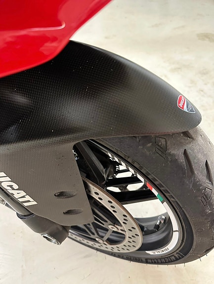 Ducati 1199 Panigale 9 of 13