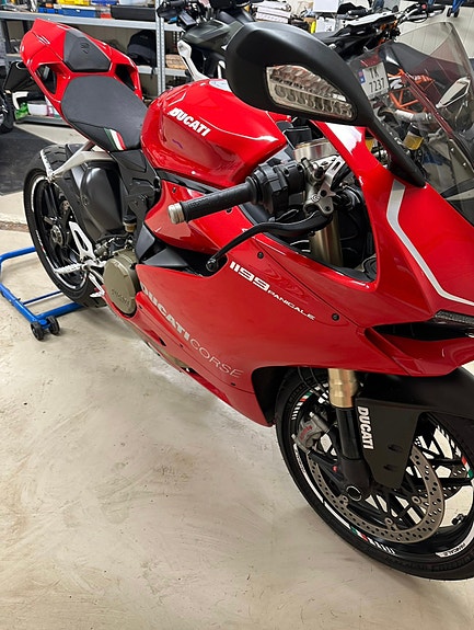 Ducati 1199 Panigale 3 of 13